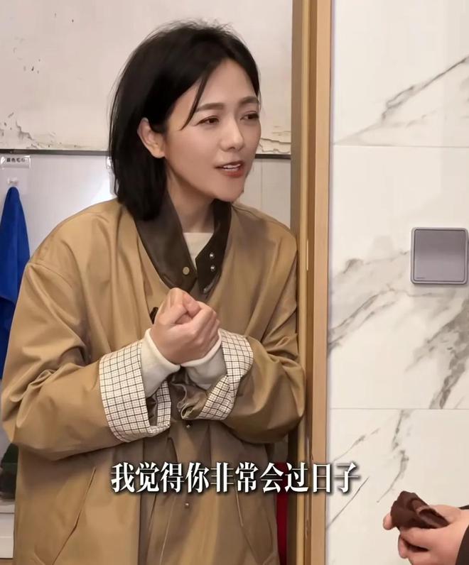 在厕所隔间休息为保洁阿姨打造30平休息室PG电子麻将胡了2汪涵妻子不忍保洁阿姨(图14)